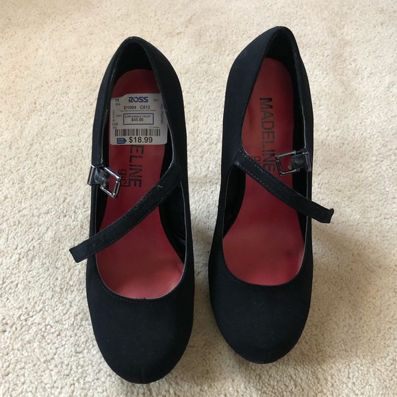 Black Heels - Picture 3 of 4